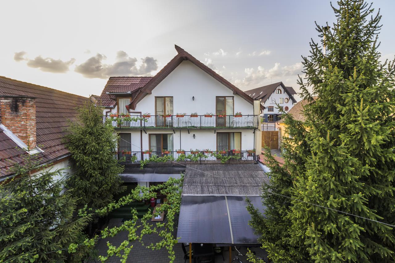 Gasthof Sara Sibiu Bagian luar foto